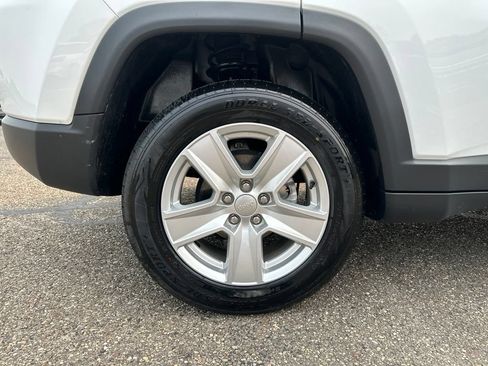 Used 2022 Jeep Compass Latitude w/ Convenience Group AWD/4WD image 19