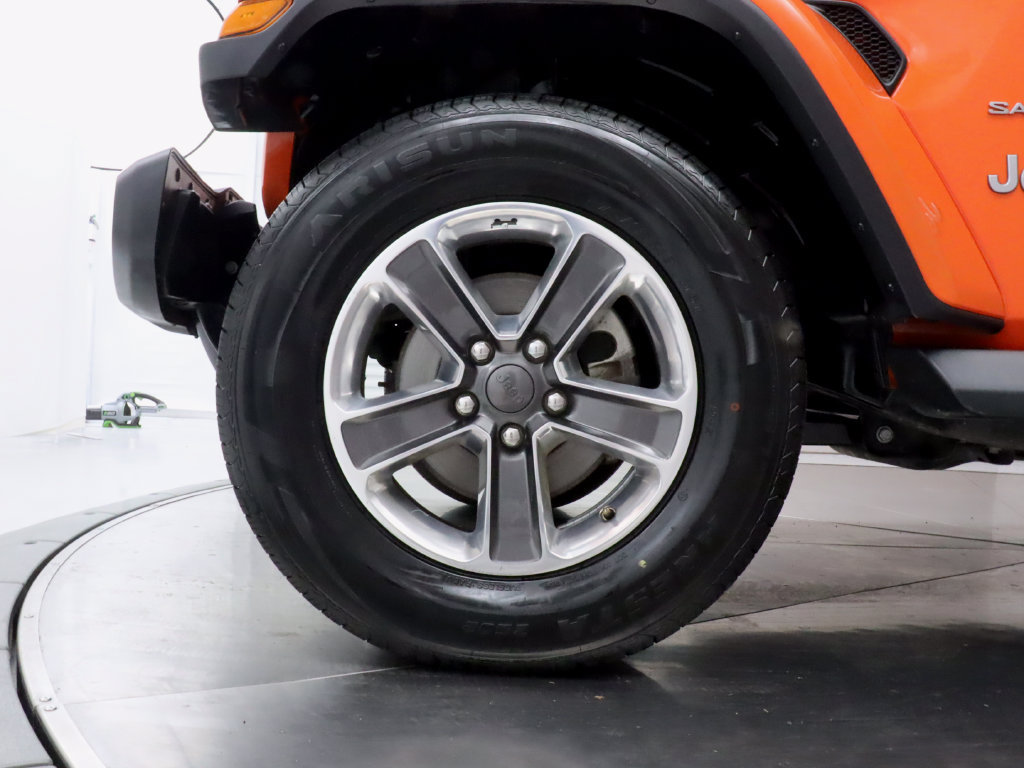 Used 2019 Jeep Wrangler Unlimited Sahara w/ LED Lighting Group AWD/4WD image 35
