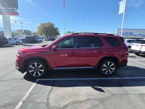 Used 2024 Honda Pilot Touring image 9