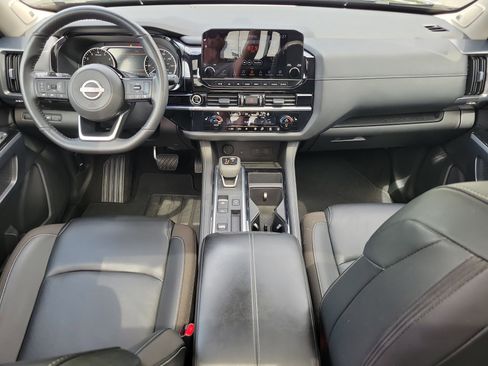 Used 2024 Nissan Pathfinder SL w/ SL Premium Package image 12