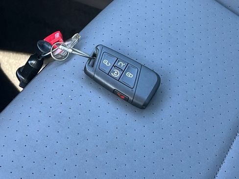 Used 2025 Volkswagen Jetta SE image 22