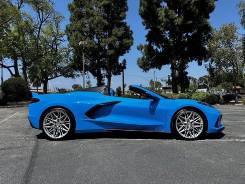 Used 2022 Chevrolet Corvette Stingray Premium Conv w/ Z51 Performance Package RWD image 6