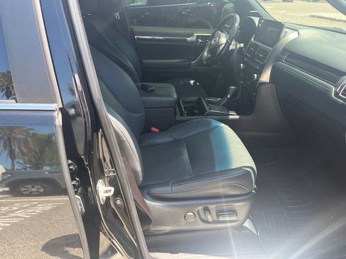 Used 2022 Lexus GX 460 Premium w/ Accessory Package AWD/4WD image 7