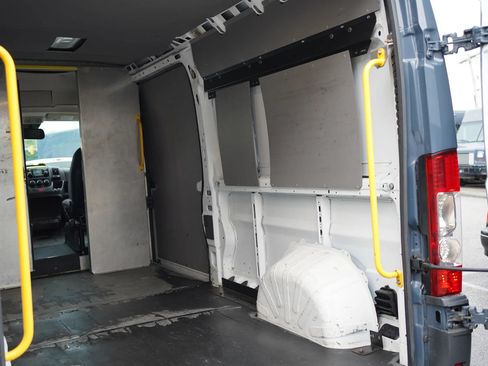 Used 2018 RAM ProMaster 2500 FWD image 12