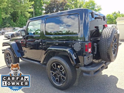 Used 2018 Jeep Wrangler Sahara AWD/4WD image 4