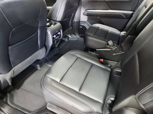 New 2026 GMC Acadia Elevation w/ Elevation Premium Package AWD/4WD image 8