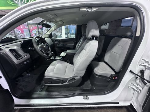 Used 2017 Chevrolet Colorado W/T w/ WT Convenience Package image 9