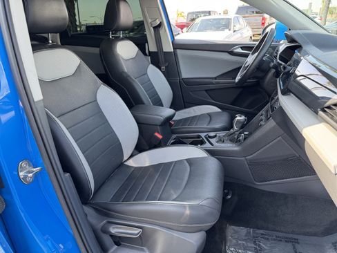 Used 2023 Volkswagen Taos SEL AWD/4WD image 34
