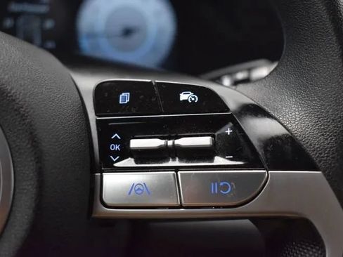 Used 2024 Hyundai Elantra SEL FWD image 22