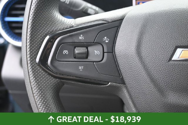 Used 2025 Chevrolet Trax LT FWD image 31