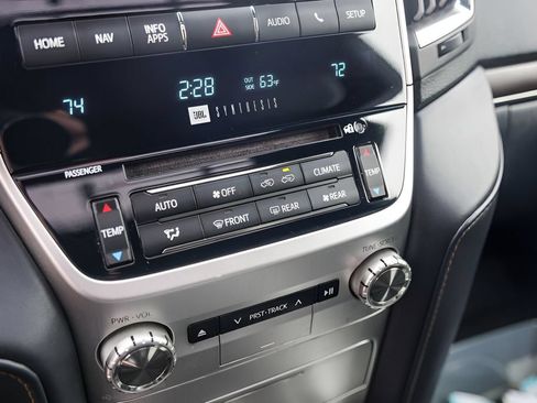 Used 2020 Toyota Land Cruiser Heritage Edition AWD/4WD image 22