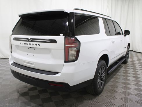 Used 2023 Chevrolet Suburban Z71 image 37