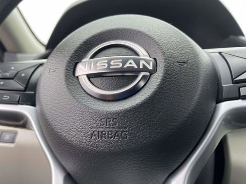 Used 2025 Nissan Altima 2.5 SV FWD image 29