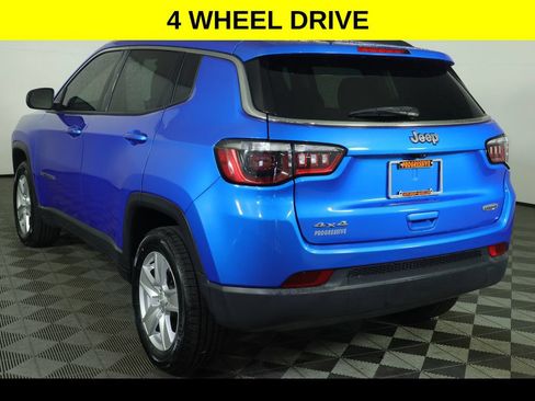 Used 2022 Jeep Compass Latitude w/ Convenience Group AWD/4WD image 4