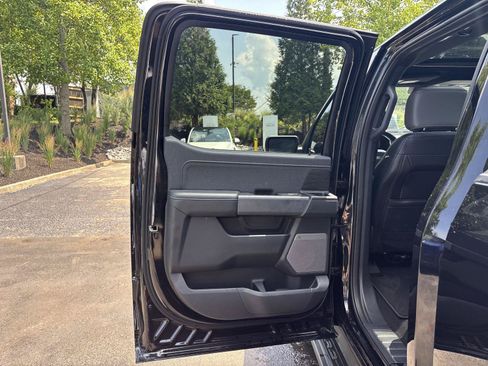 Used 2024 Ford F150 Lightning Lariat AWD/4WD image 21