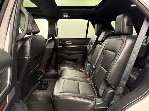 Certified 2018 Ford Explorer Limited w/ Equipment Group 301A AWD/4WD image 34