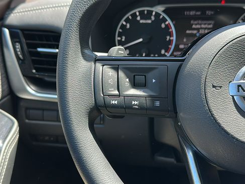 Certified 2021 Nissan Rogue SV AWD/4WD image 14