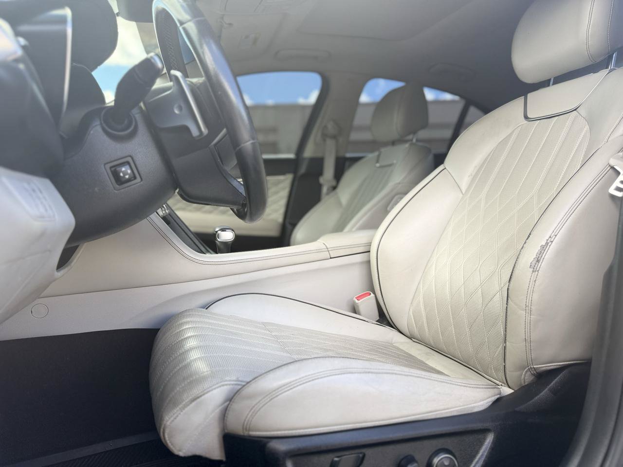 Used 2019 Genesis G70 2.0T Advanced w/ Dynamic Package RWD image 10