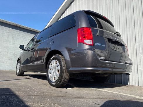 Used 2018 Dodge Grand Caravan SE w/ UConnect Hands-Free Group image 12