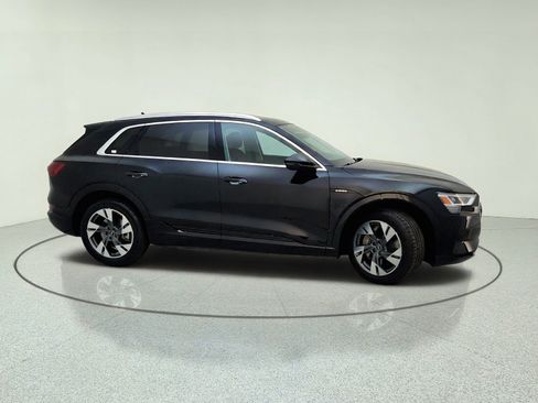 Used 2023 Audi e-tron Premium Plus w/ Premium Plus Package AWD/4WD image 6