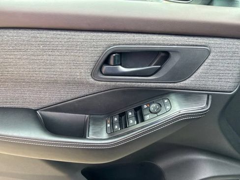 Used 2021 Nissan Rogue S FWD image 20