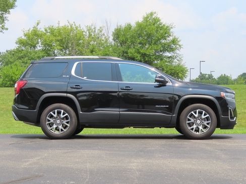 Used 2023 GMC Acadia SLE w/ Driver Convenience Package image 2