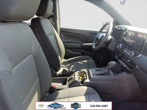 Used 2024 Chevrolet Colorado W/T RWD image 16