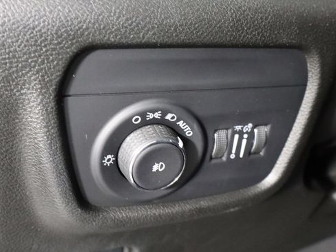 Used 2022 Jeep Grand Cherokee Limited AWD/4WD image 24