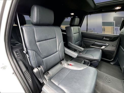 Used 2025 Toyota Sequoia Platinum AWD/4WD image 25