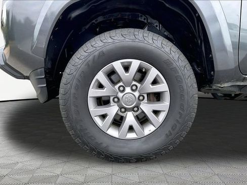 Used 2019 Toyota Tacoma SR5 AWD/4WD image 20