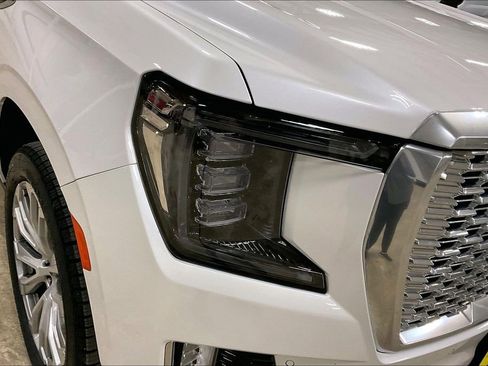 Used 2023 GMC Yukon Denali w/ LPO, Floor Liner Package AWD/4WD image 28