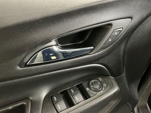 Used 2020 Chevrolet Equinox LT image 23