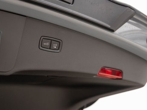 Certified 2026 Porsche Cayenne Coupe image 31