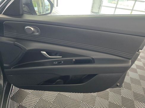 New 2026 Hyundai Elantra Limited FWD image 39