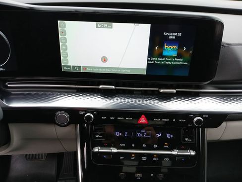 Used 2024 Kia Carnival SX Prestige image 14