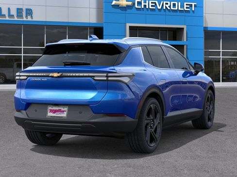 New 2026 Chevrolet Equinox EV LT image 40