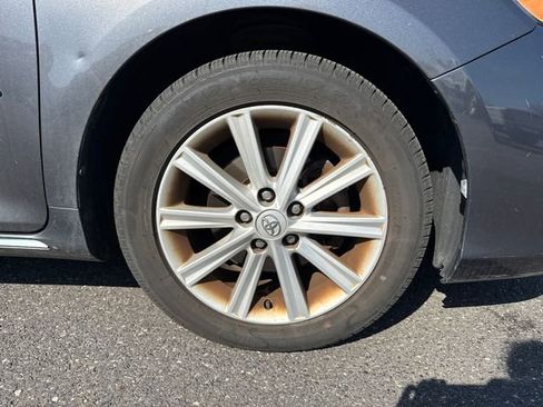 Used 2014 Toyota Camry XLE image 11