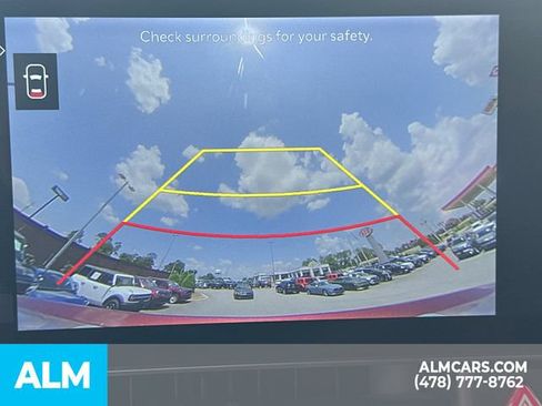 Used 2025 Kia Carnival FWD image 30
