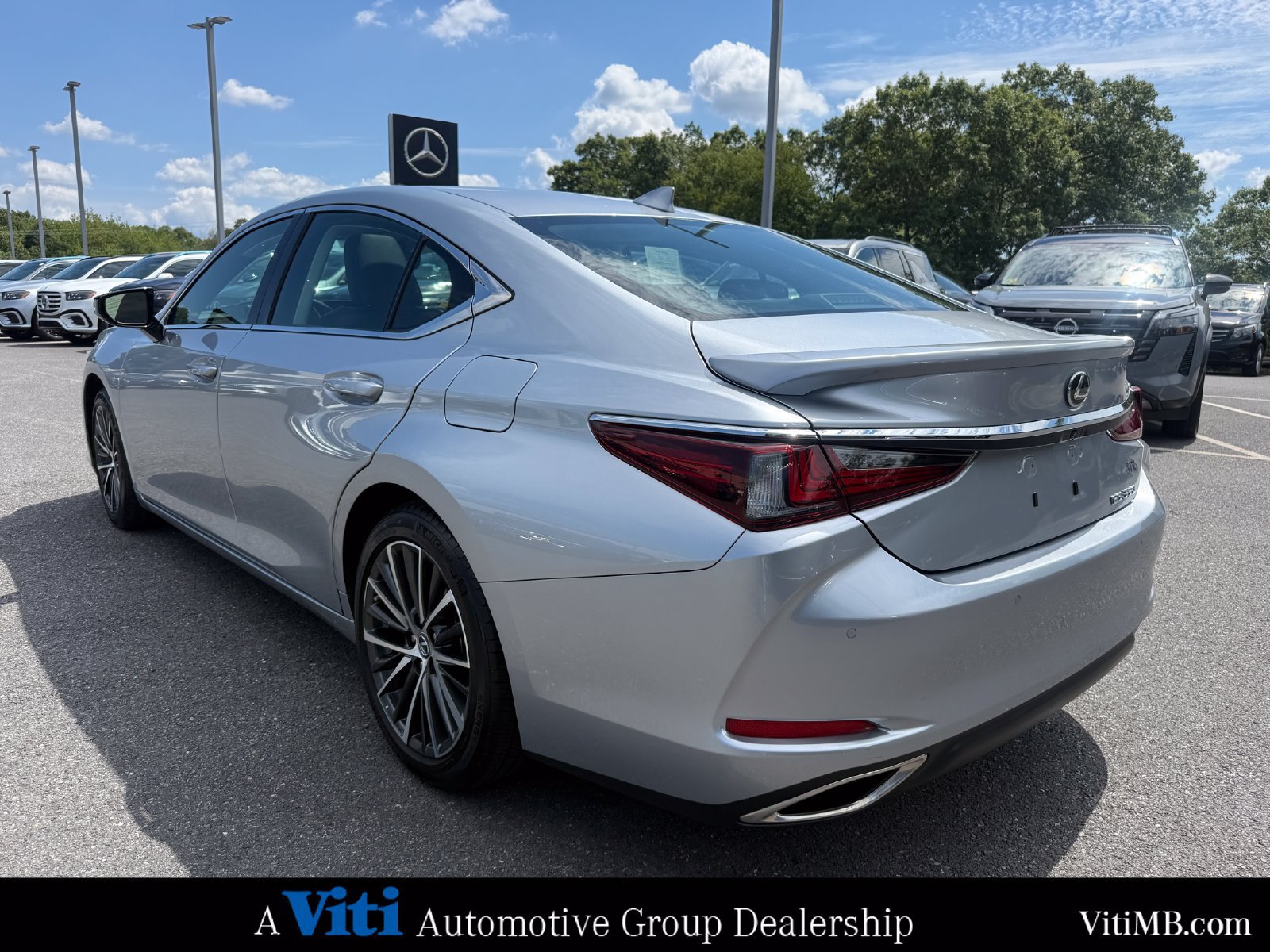 Used 2023 Lexus ES 350 w/ Premium Package FWD image 6