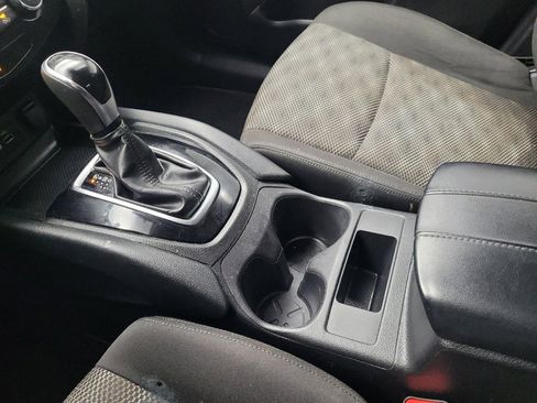 Used 2020 Nissan Rogue Sport SV image 26