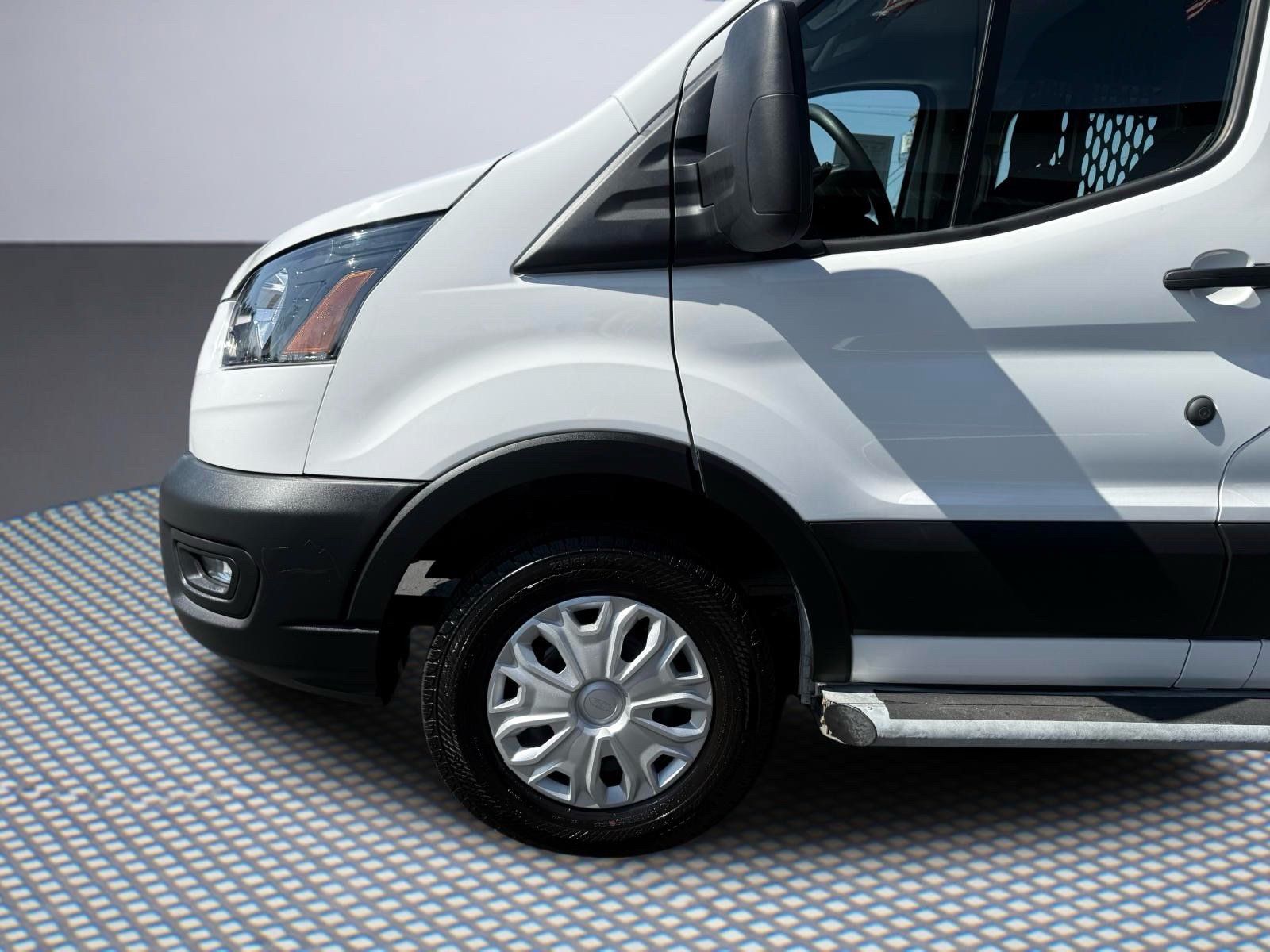 Used 2025 Ford Transit 250 Low Roof w/ Exterior Upgrade Package RWD image 10