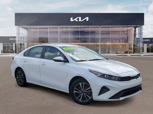Used 2024 Kia Forte LXS w/ LXS Technology Package FWD image 1