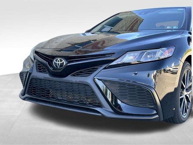 Used 2024 Toyota Camry SE FWD image 9