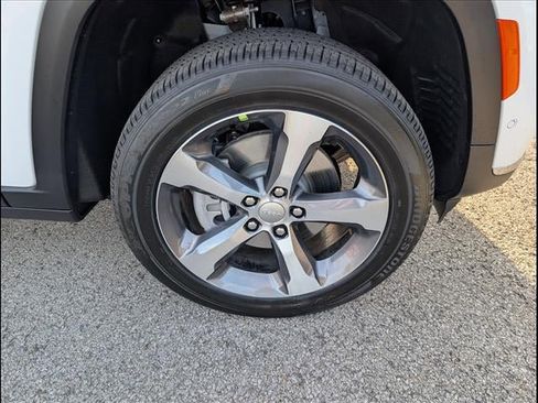 New 2025 Jeep Grand Cherokee L Limited w/ Luxury Tech Group II image 5