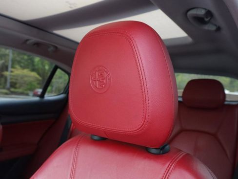 Used 2021 Alfa Romeo Stelvio Ti w/ Nero Edizione image 37