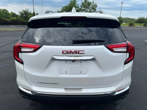 Used 2023 GMC Terrain SLT w/ Infotainment Package II FWD image 4