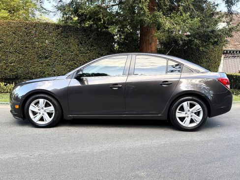 Used 2014 Chevrolet Cruze Diesel w/ Enhanced Safety Package FWD image 4