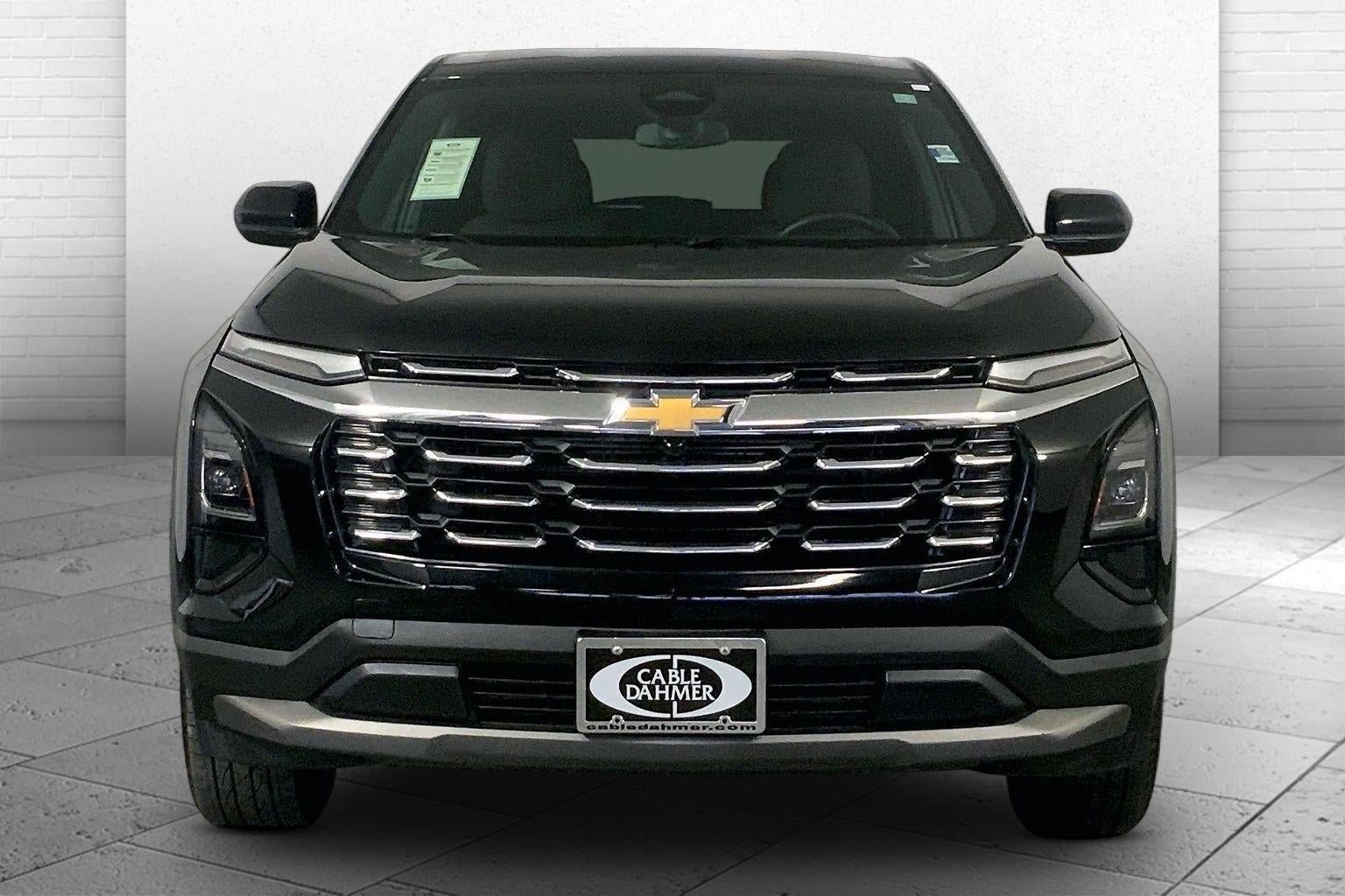 Used 2025 Chevrolet Equinox LT FWD image 2