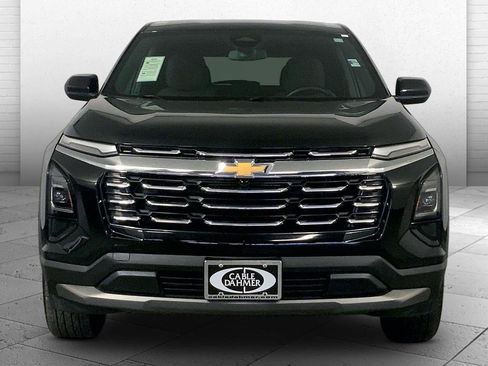 Used 2025 Chevrolet Equinox LT FWD image 2
