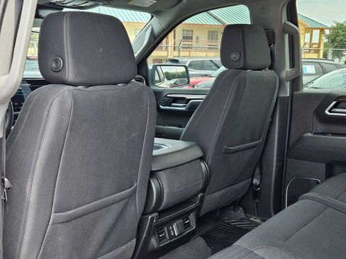Used 2025 Chevrolet Silverado 1500 LT RWD image 18